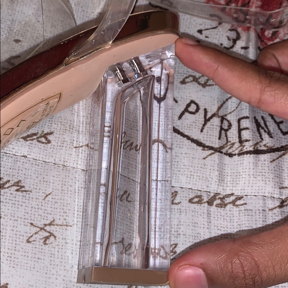 Heels - Picture 3 of 3